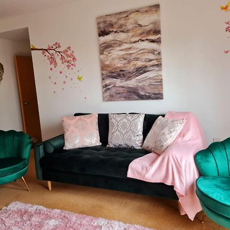 Emerald Blossom-Central Warrington, Luxurious Yet Homely, Wifi, Secure Parking Ngoại thất bức ảnh